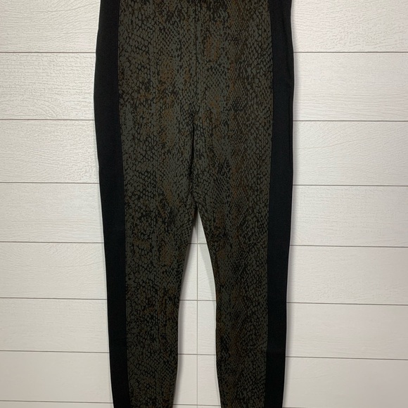 Lysse Snakeskin Print Leggings Size Medium - Picture 6 of 12
